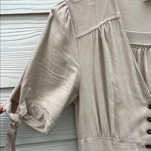 Elegant Beige Linen Button-Down Dress - Picture 2 of 5